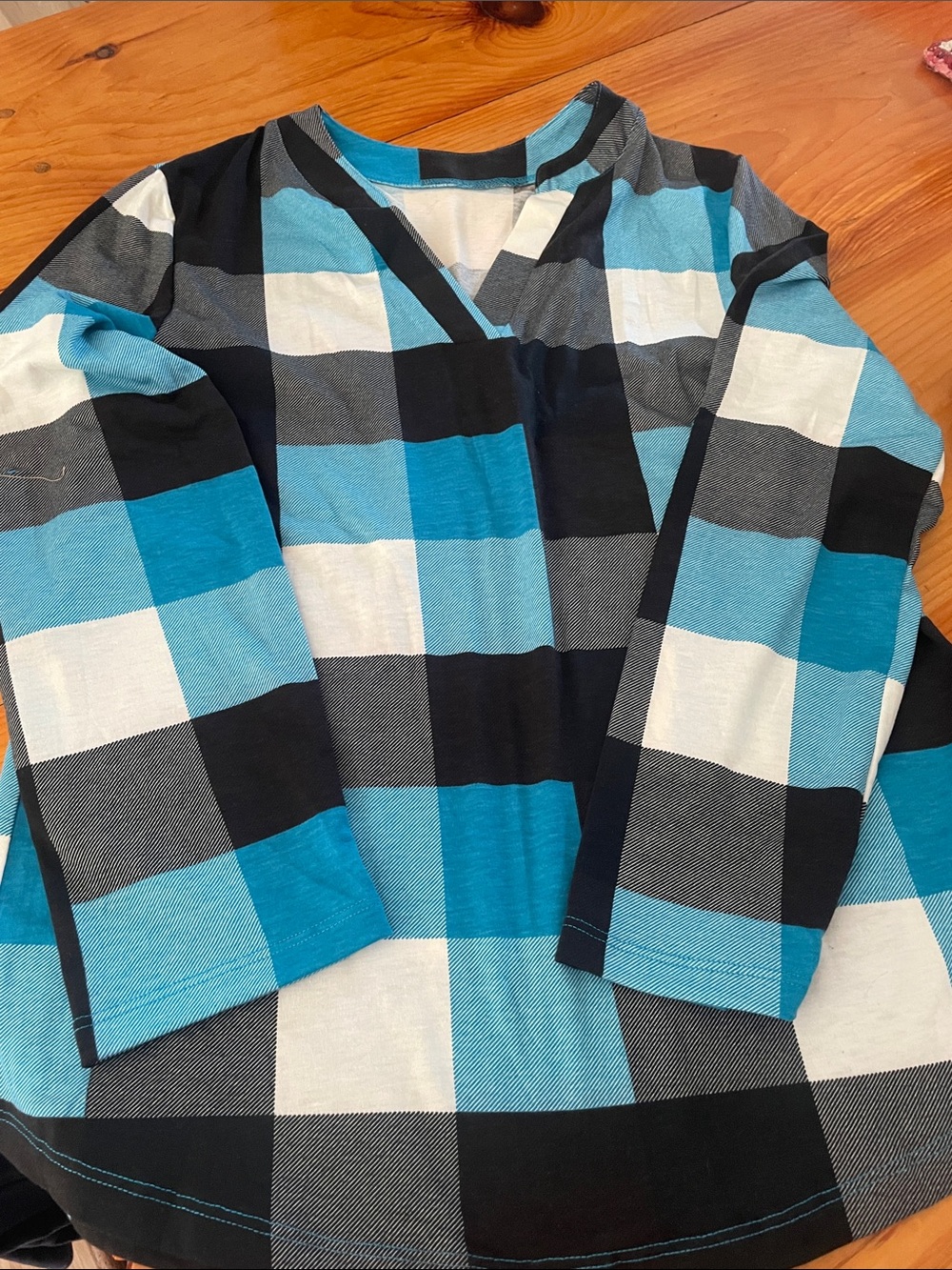 Womens Blue & Black Buffalo Check Long-Sleeve Top with but on sleeves to roll up